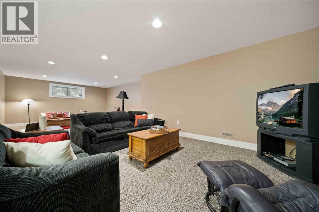 210 6 Avenue Property Photo 28