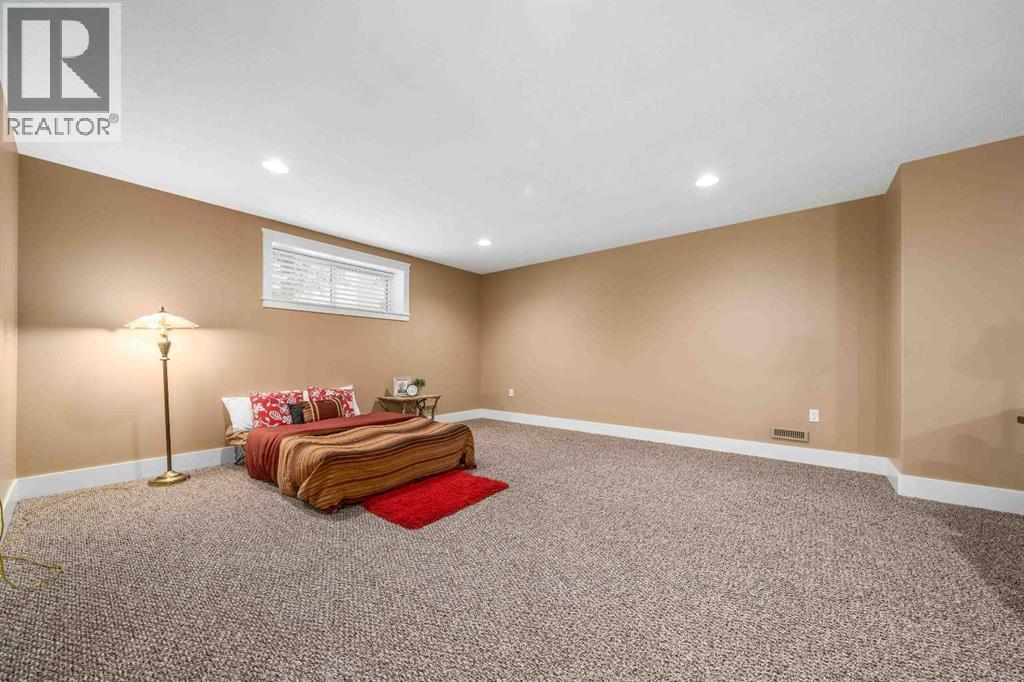 210 6 Avenue Property Photo 34