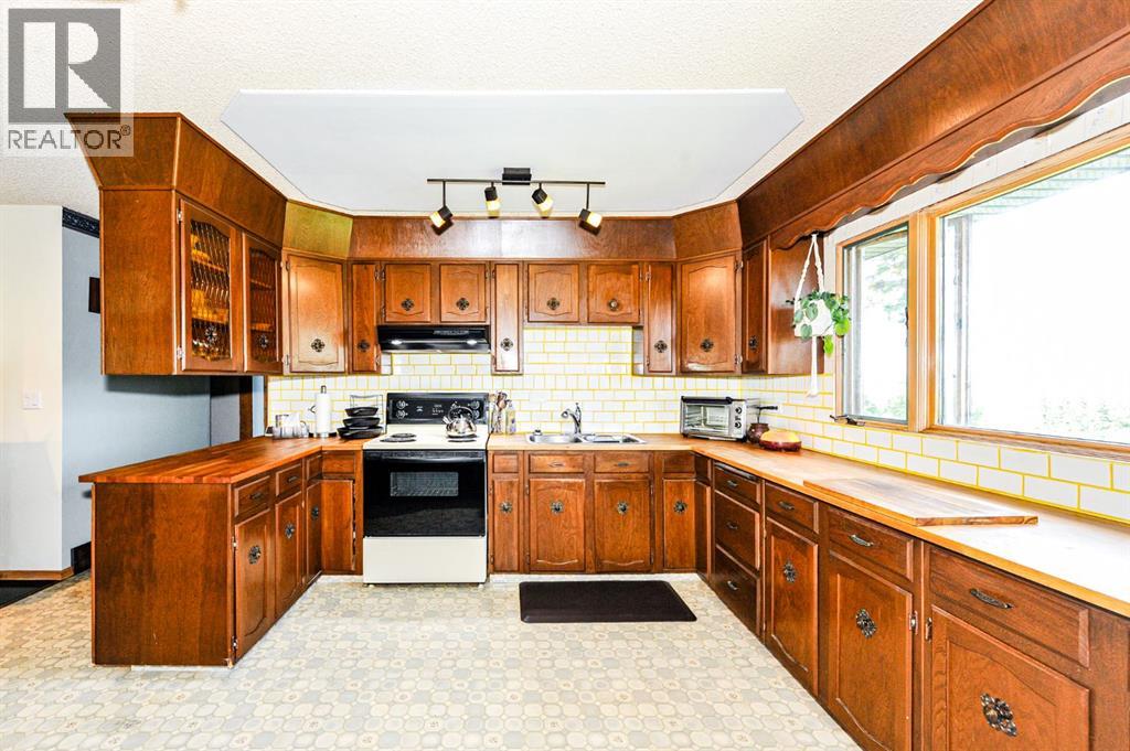 430042 Range Road 220 Property Photo 7