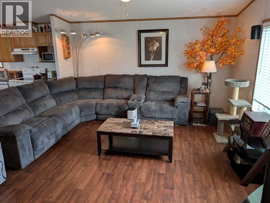 4915 1 Street Property Photo 7