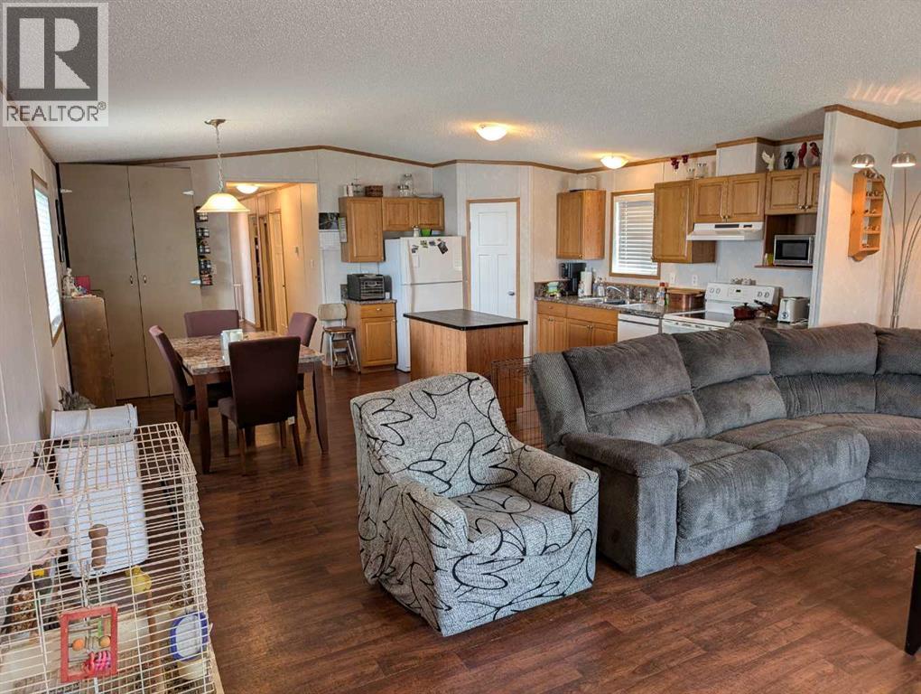4915 1 Street Property Photo 8