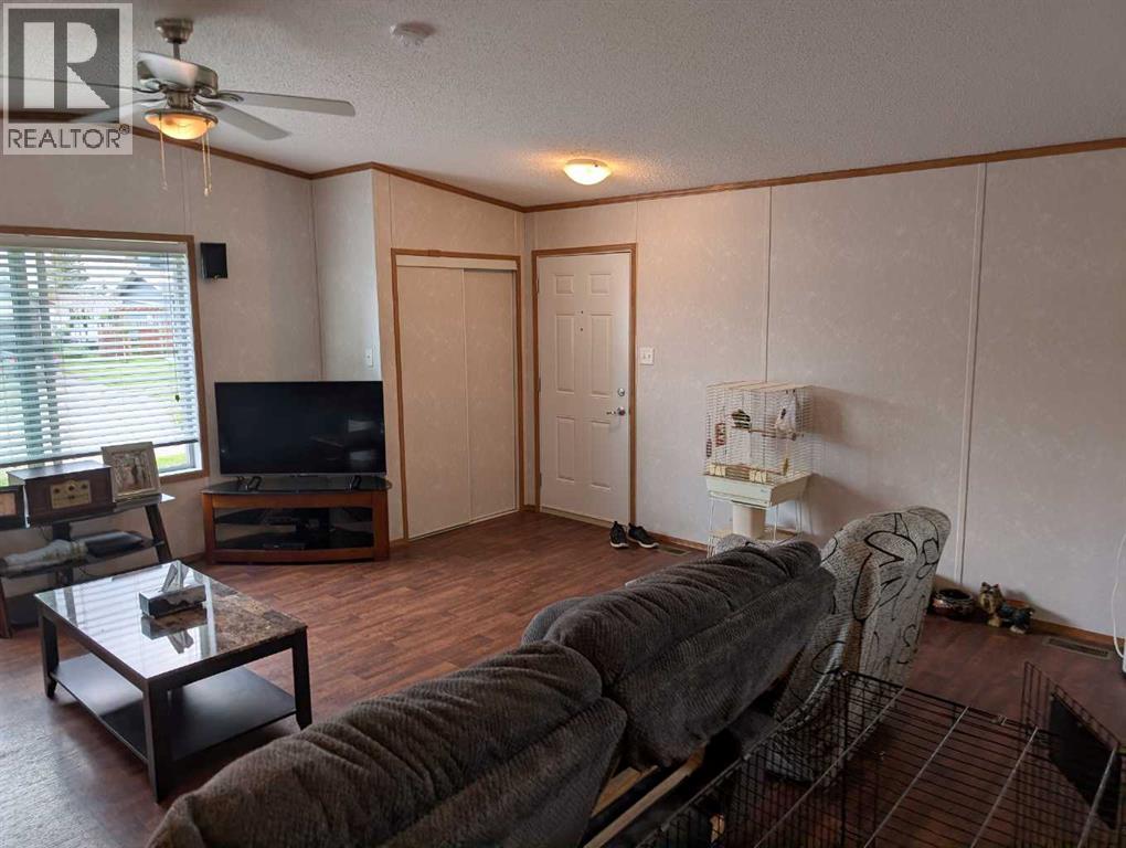 4915 1 Street Property Photo 10