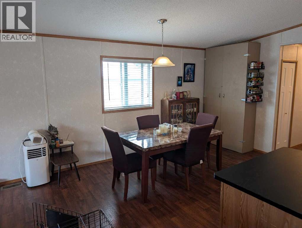 4915 1 Street Property Photo 11