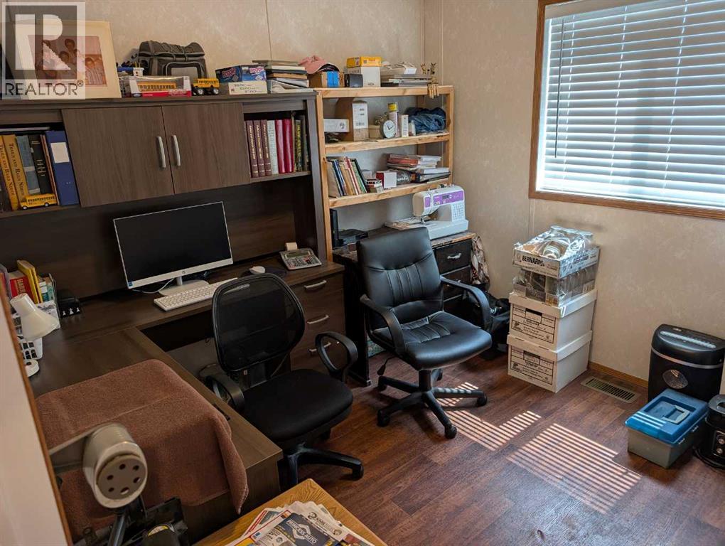 4915 1 Street Property Photo 18