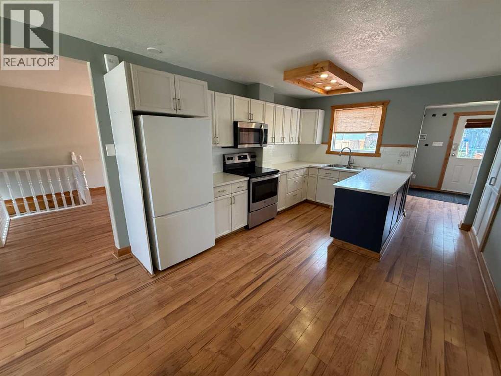 167 Sunwapta Drive Property Photo 3