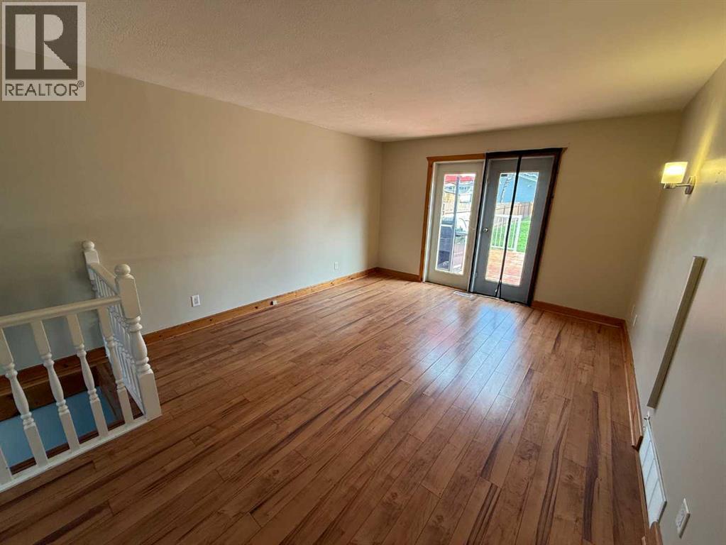 167 Sunwapta Drive Property Photo 6