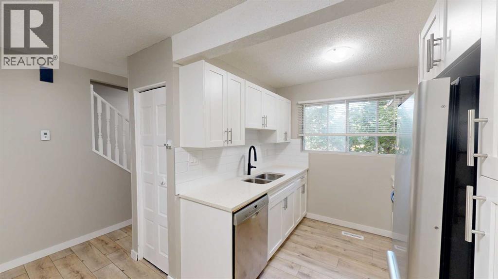 115 Lafayette Boulevard West Property Photo 2