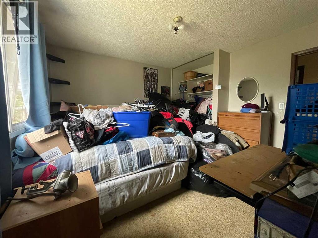 1020 1 Street W Property Photo 10