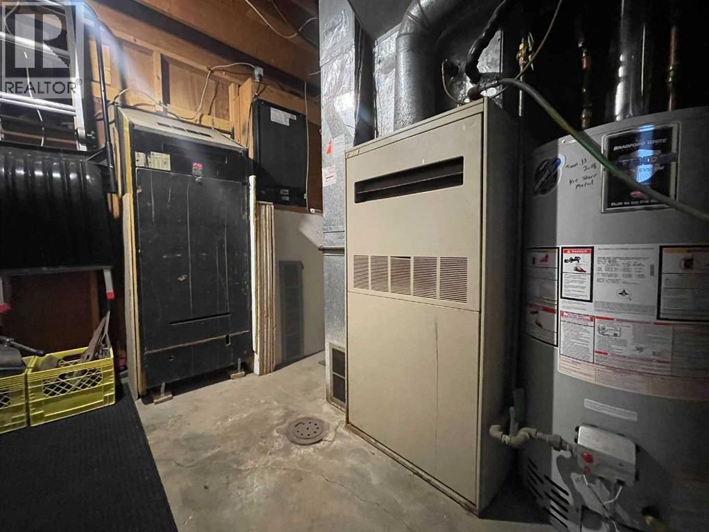 1020 1 Street W Property Photo 14