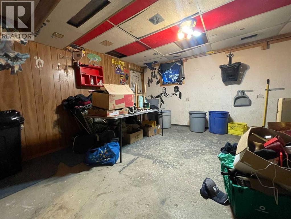 1020 1 Street W Property Photo 18