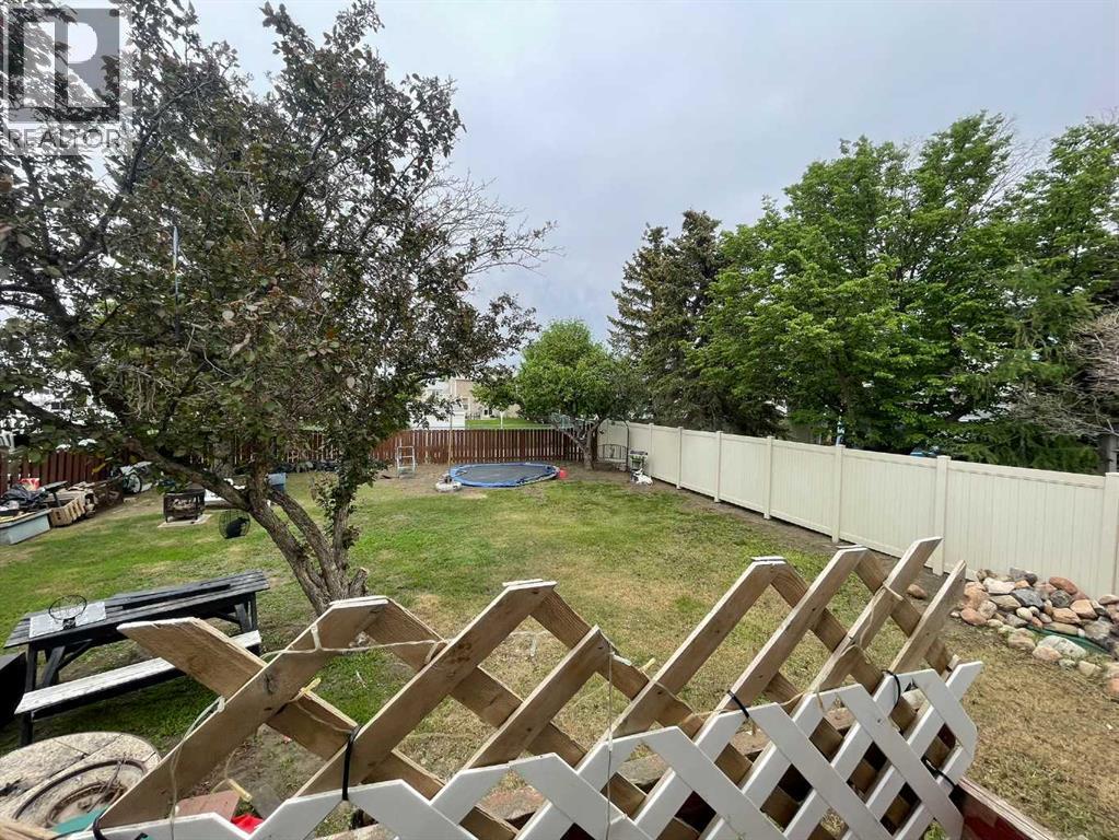 1020 1 Street W Property Photo 21