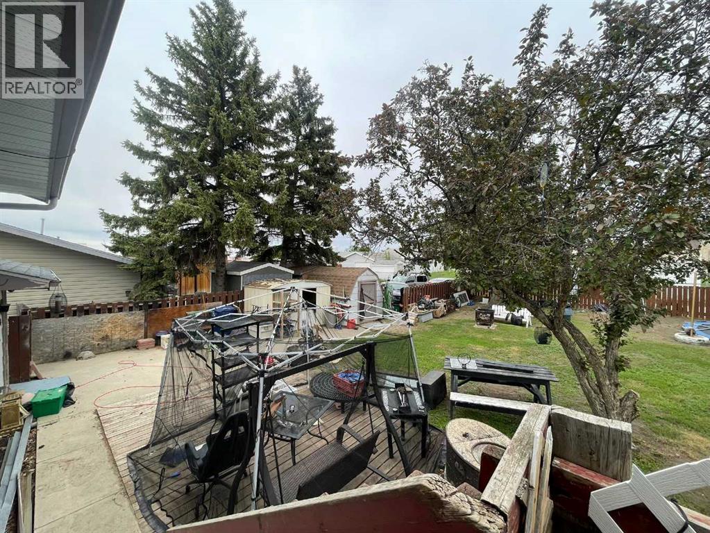 1020 1 Street W Property Photo 22