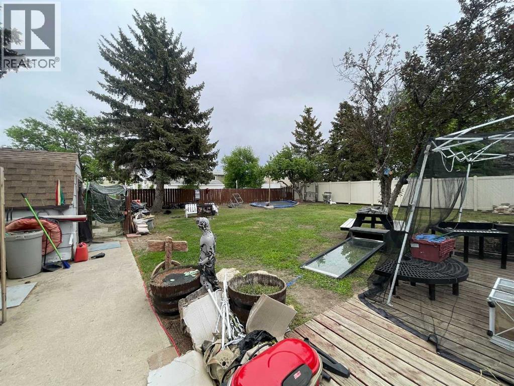 1020 1 Street W Property Photo 23