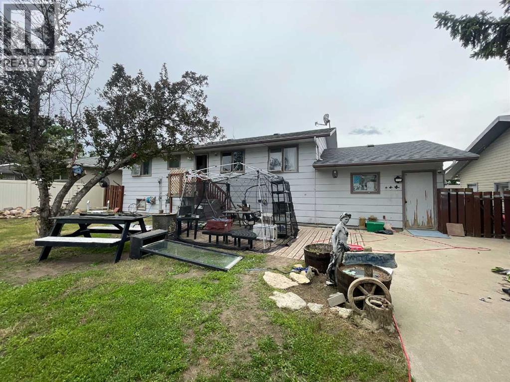 1020 1 Street W Property Photo 24