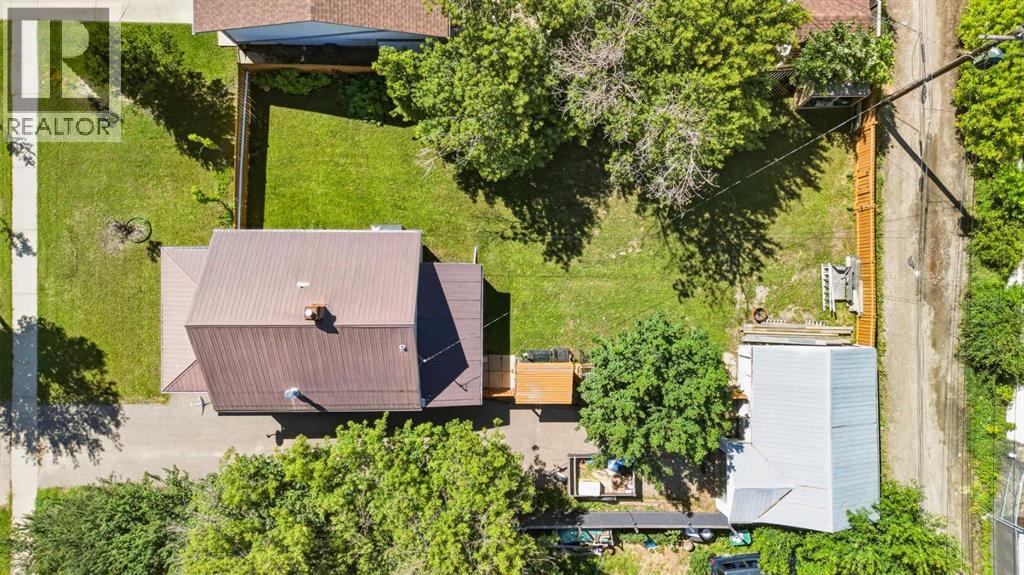10122 106 Avenue Property Photo 4