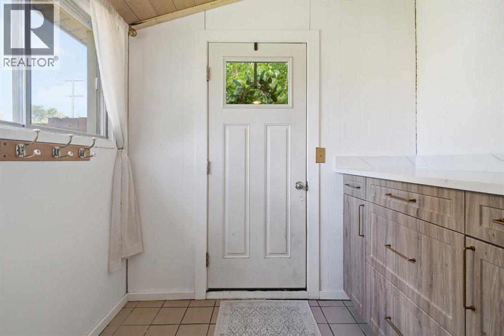 10122 106 Avenue Property Photo 5