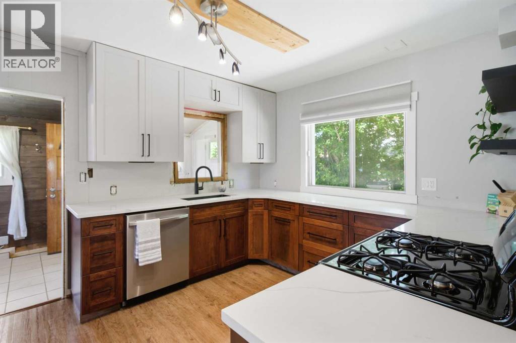 10122 106 Avenue Property Photo 11