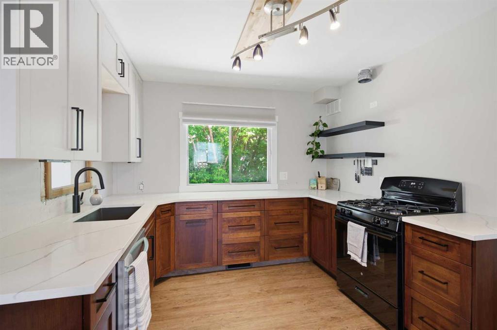 10122 106 Avenue Property Photo 14