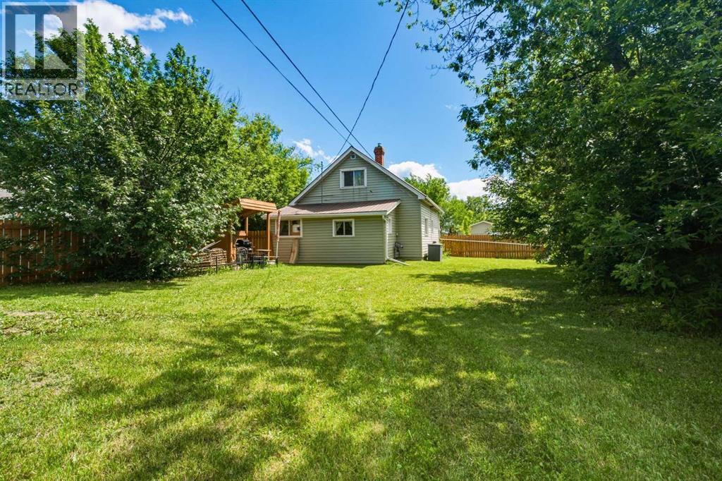 10122 106 Avenue Property Photo 30