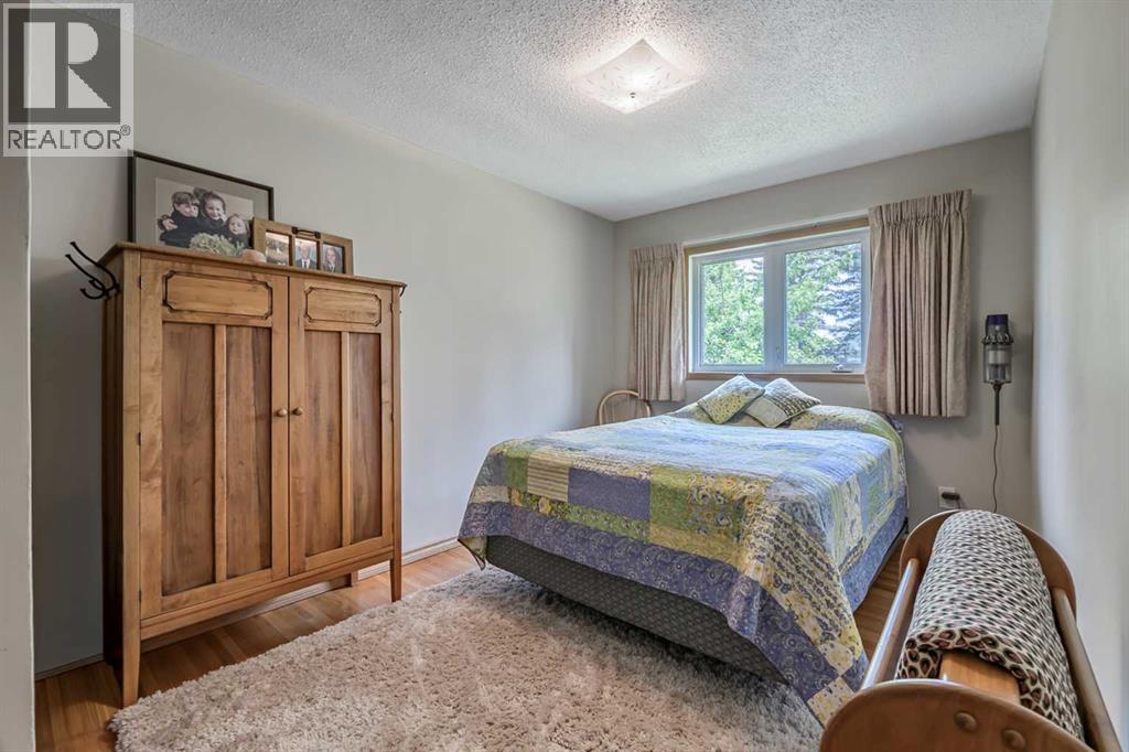 338076 Meridian Street Property Photo 14