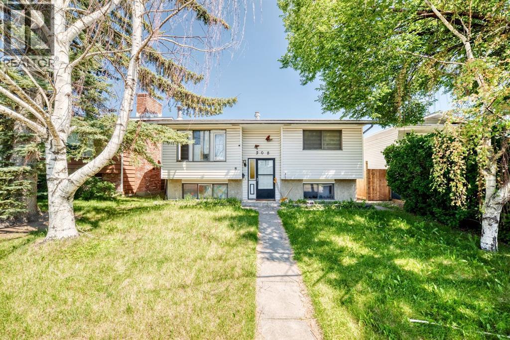 208 Temple Close Ne Property Photo 1