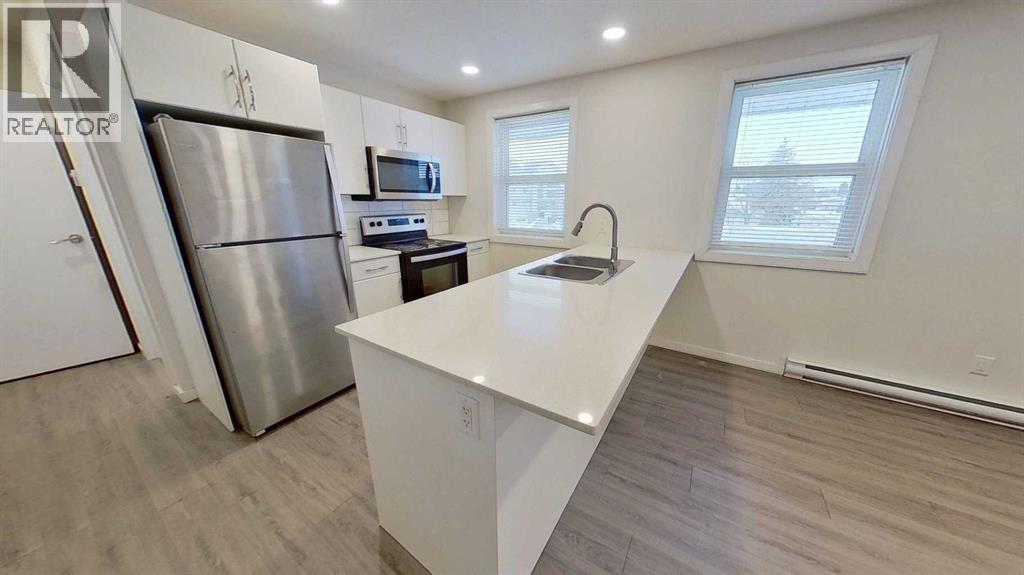 4816 52 Street Property Photo 4