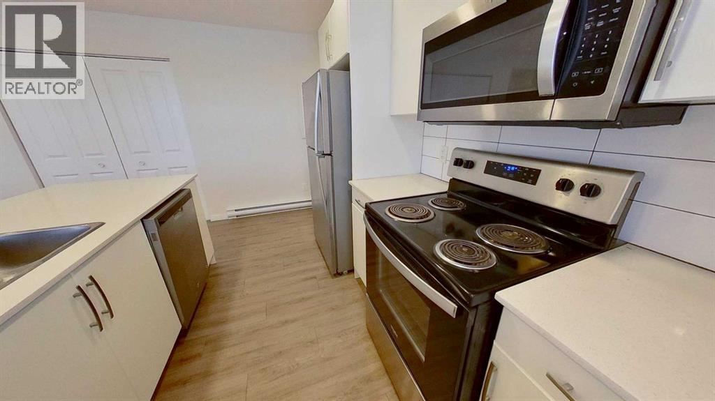 4816 52 Street Property Photo 7