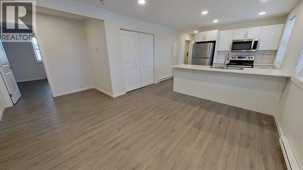 4816 52 Street Property Photo 9