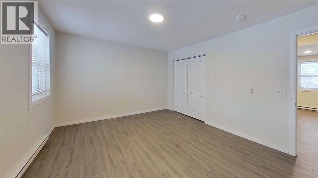 4816 52 Street Property Photo 11