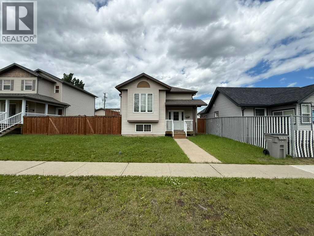 10022 96 Avenue Property Photo 1