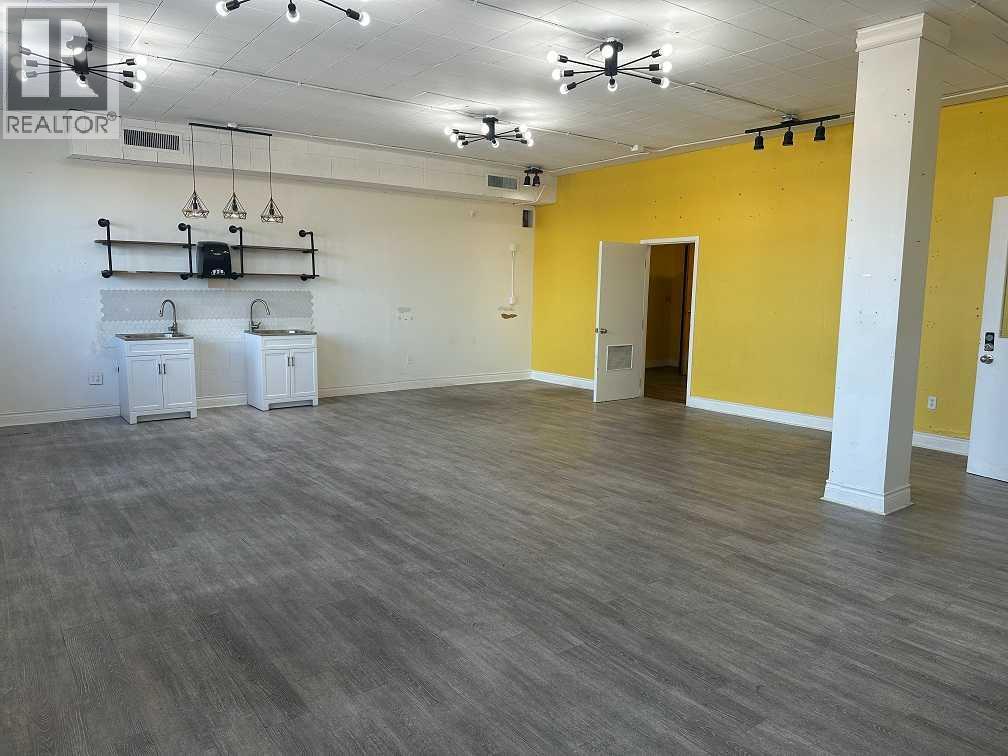 10001 101 Avenue Property Photo 4