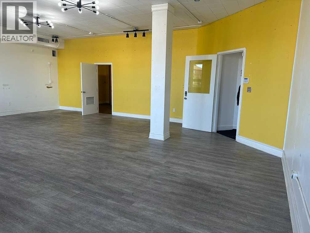 10001 101 Avenue Property Photo 5