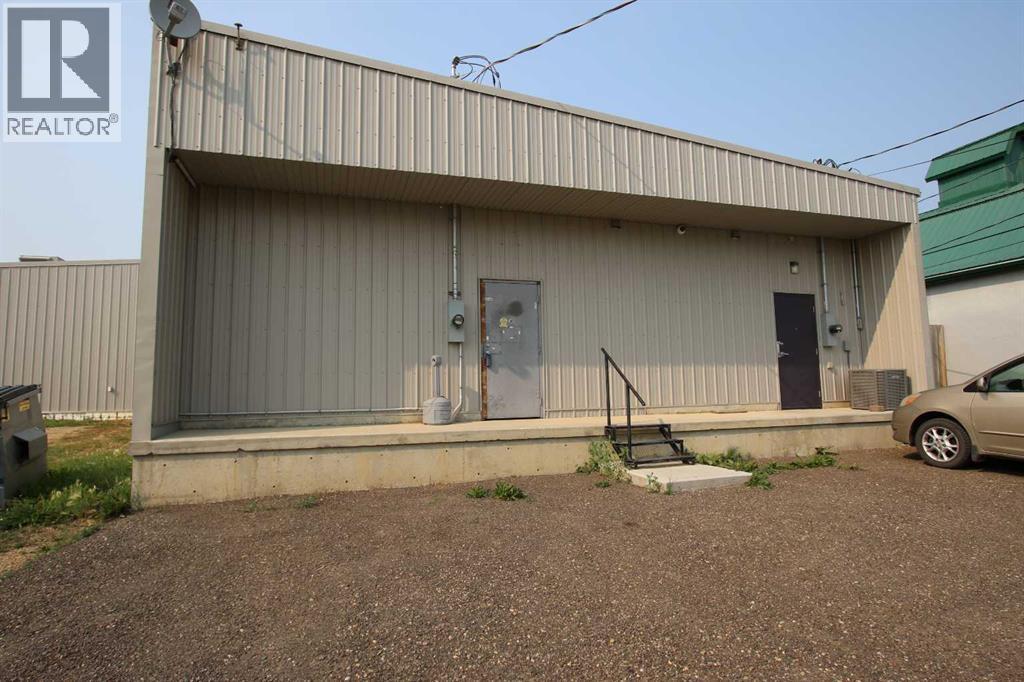 5005 50 Street Property Photo 12