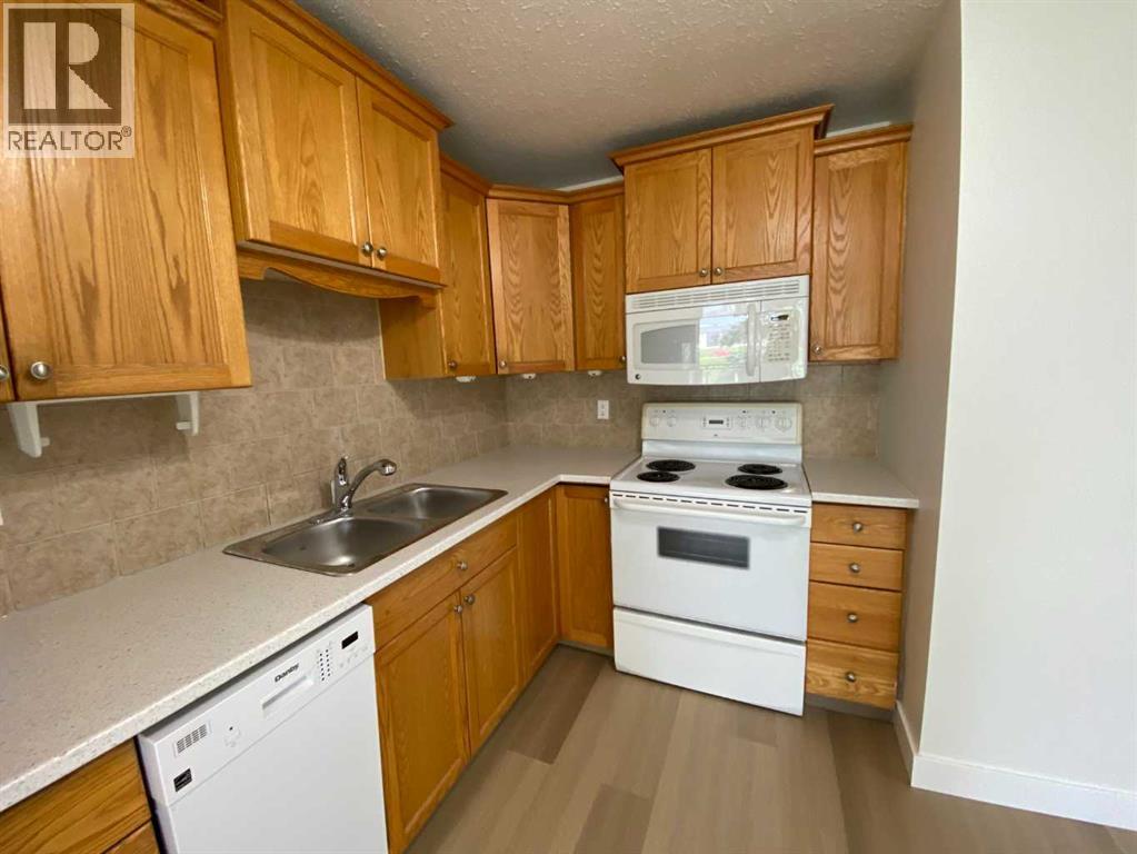 222 Mayor Magrath Drive North Property Photo 9