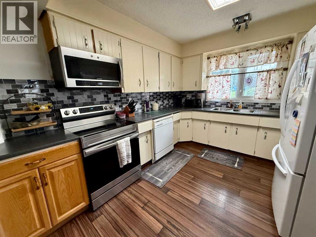 178 Hansen Drive Property Photo 2