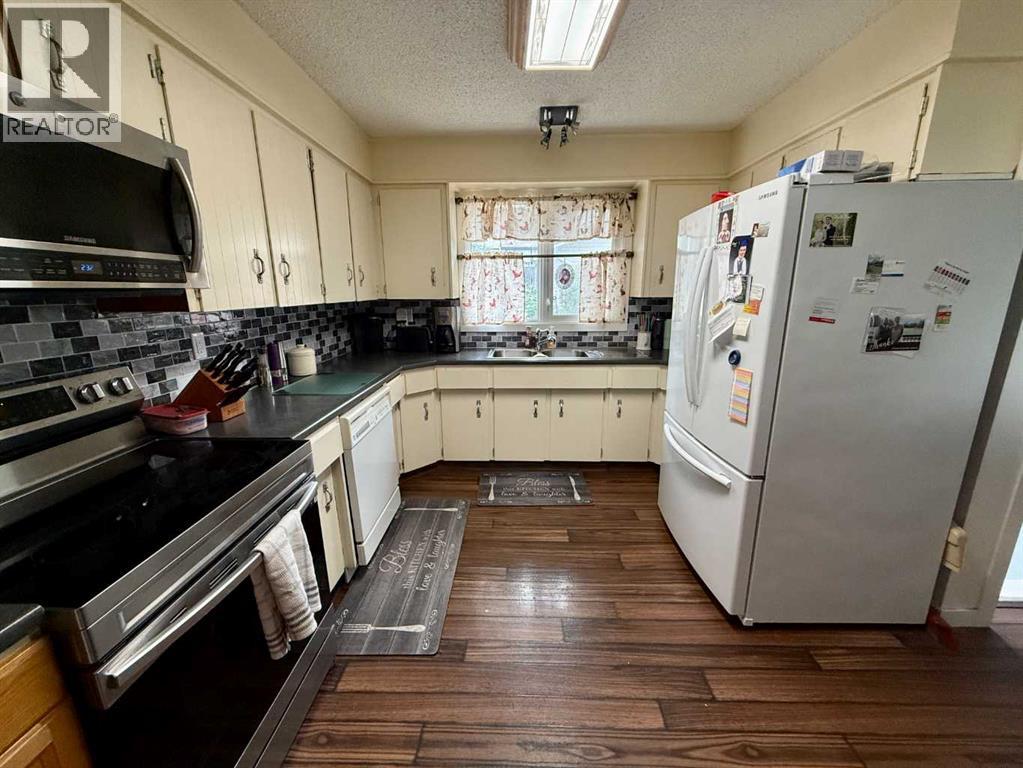 178 Hansen Drive Property Photo 3