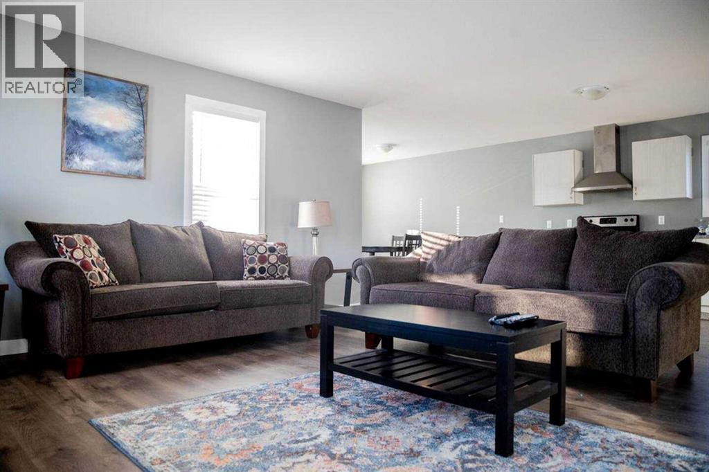 1048 Elk Avenue Property Photo 4