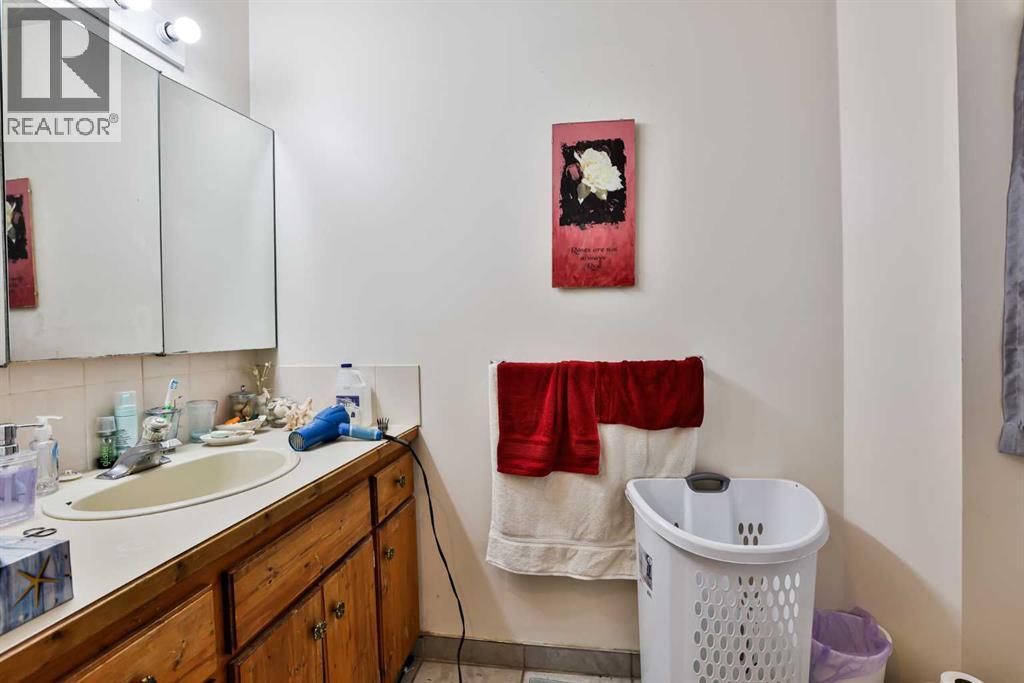 1108 10 Avenue N Property Photo 33