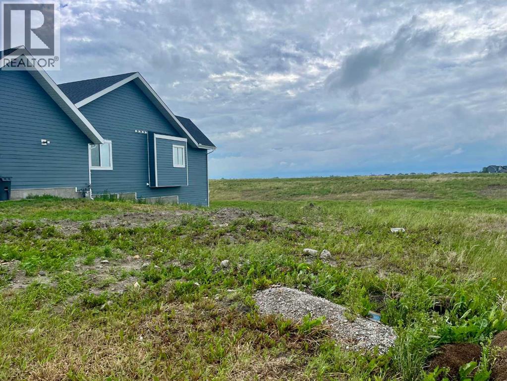 311 Muirfield Crescent Property Photo 2