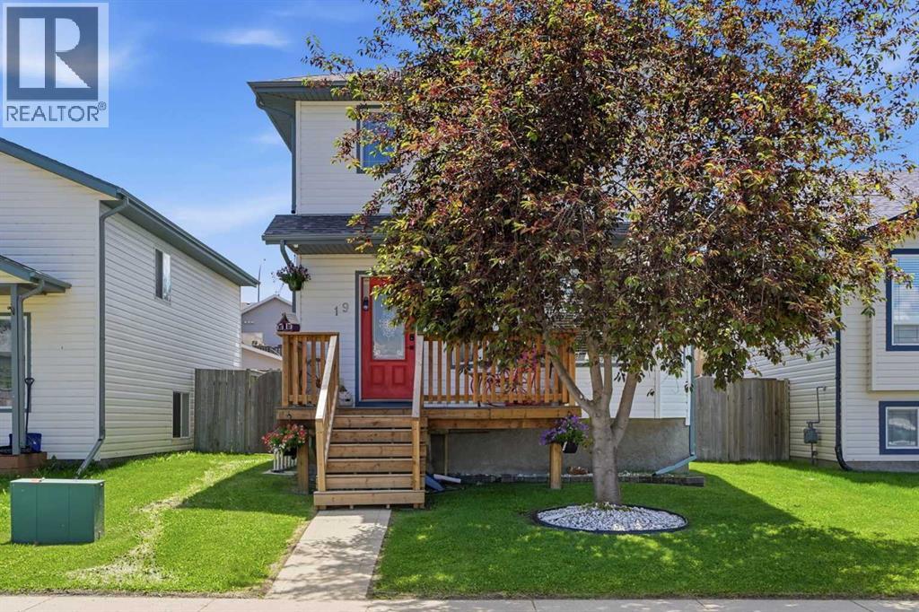 19 Fenwood Close Property Photo 1