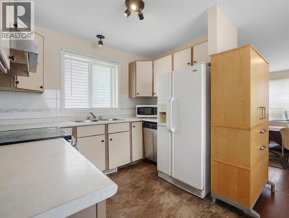 2714 74 Avenue Se Property Photo 5