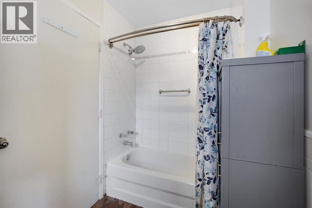 2714 74 Avenue Se Property Photo 13