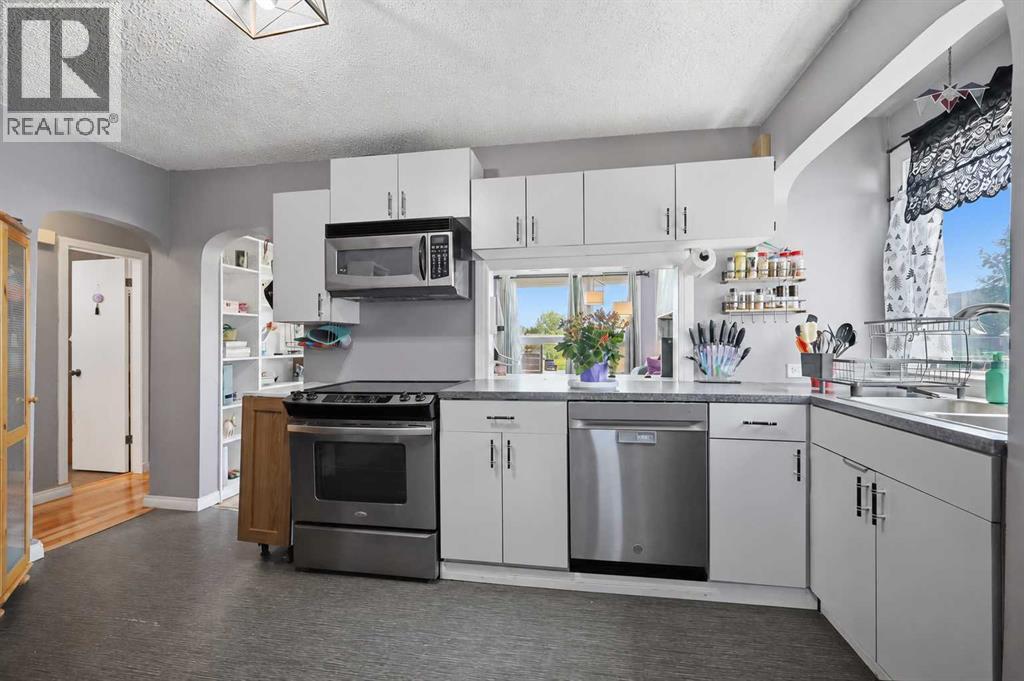 5928 51 Avenue Property Photo 7