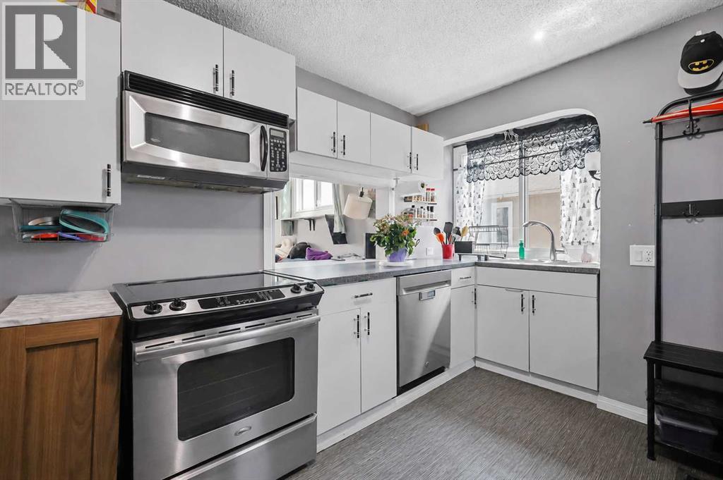 5928 51 Avenue Property Photo 8