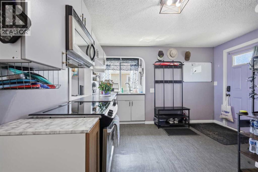 5928 51 Avenue Property Photo 9