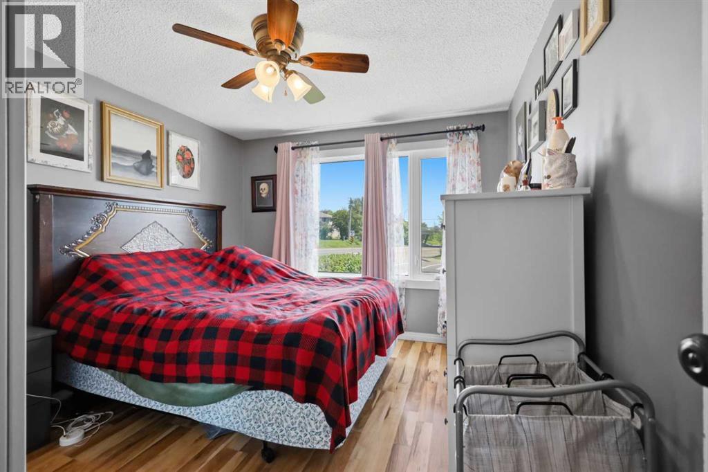 5928 51 Avenue Property Photo 14