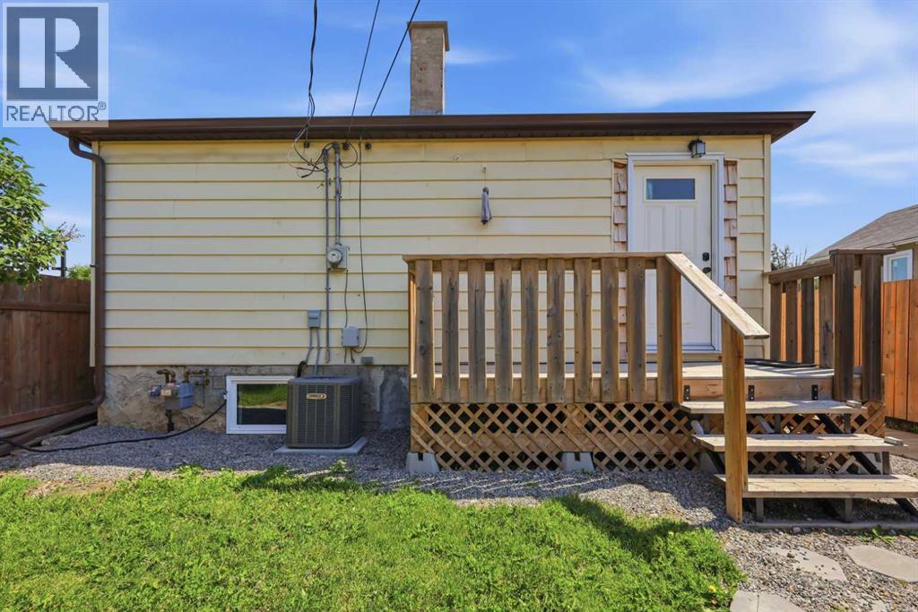 5928 51 Avenue Property Photo 25