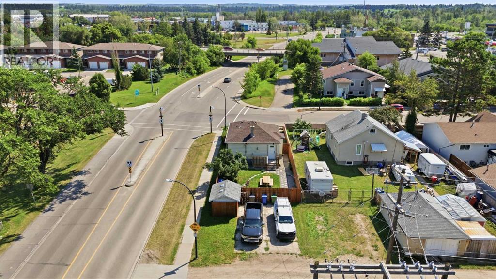 5928 51 Avenue Property Photo 34