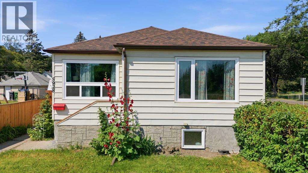 5928 51 Avenue Property Photo 35