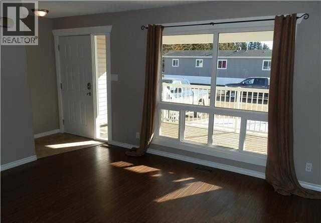 4906-4914 49 Street Property Photo 10